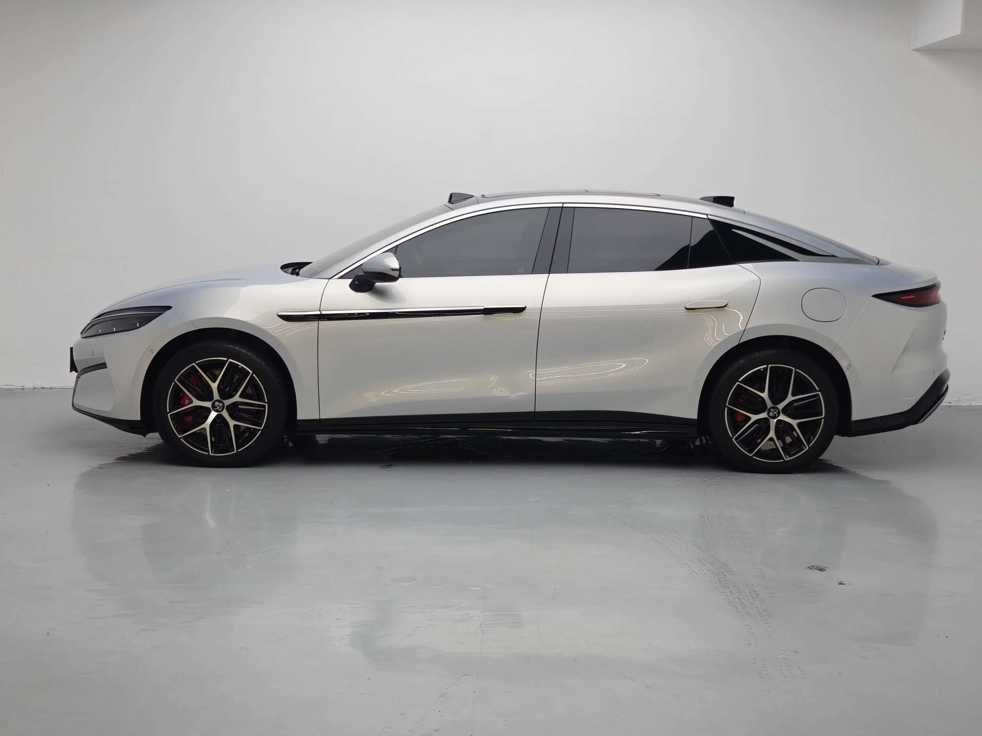 BYD Han L EV