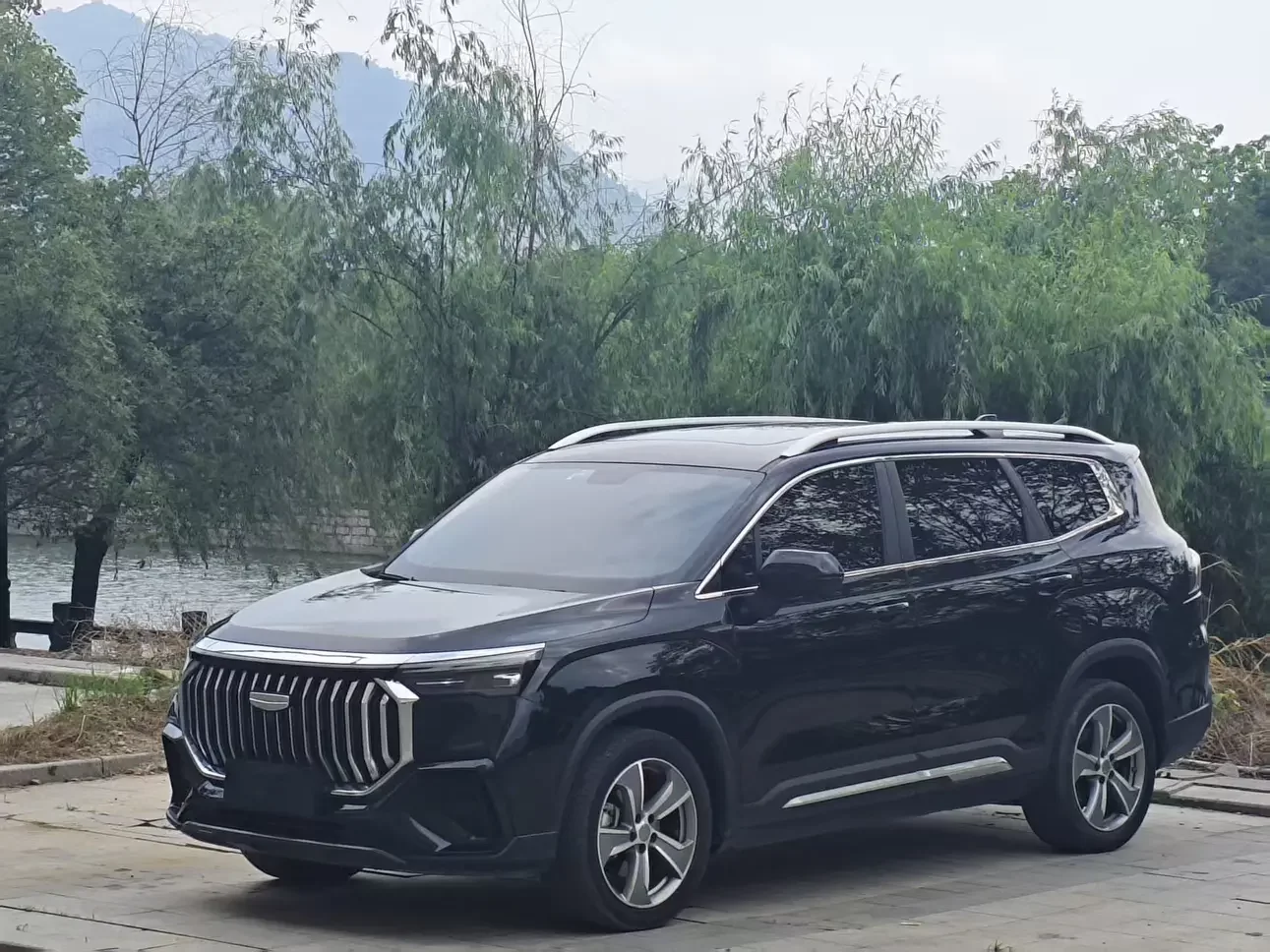 Geely Haoyue L