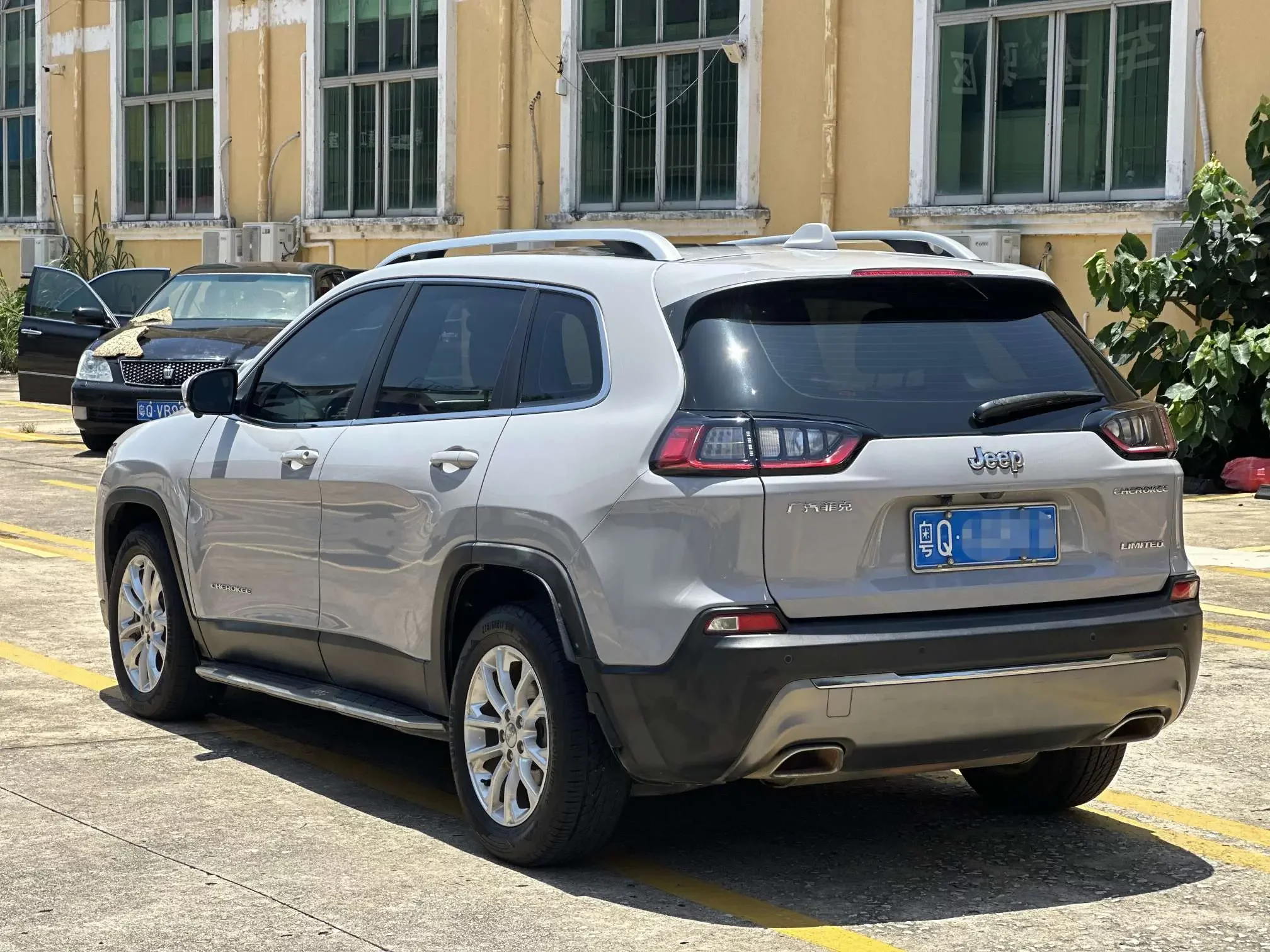 Jeep Cherokee