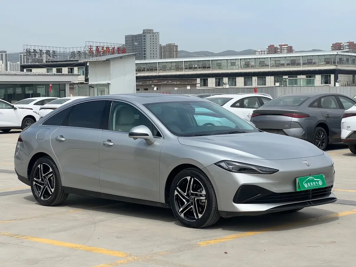 Roewe D7 DMH