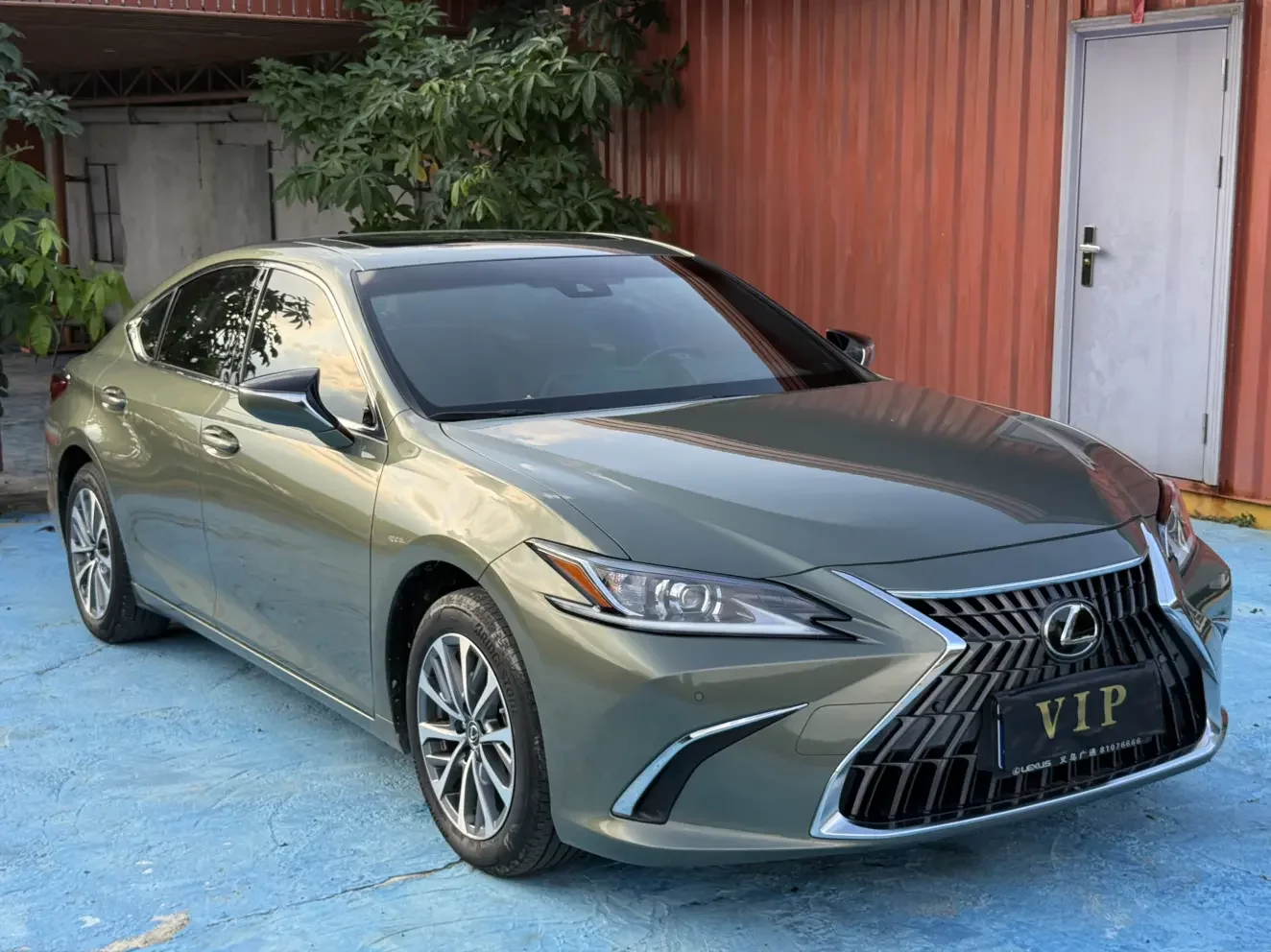 Lexus ES