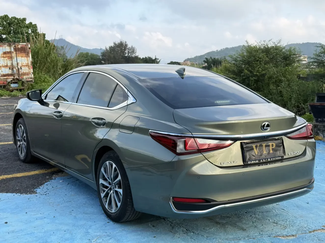 Lexus ES