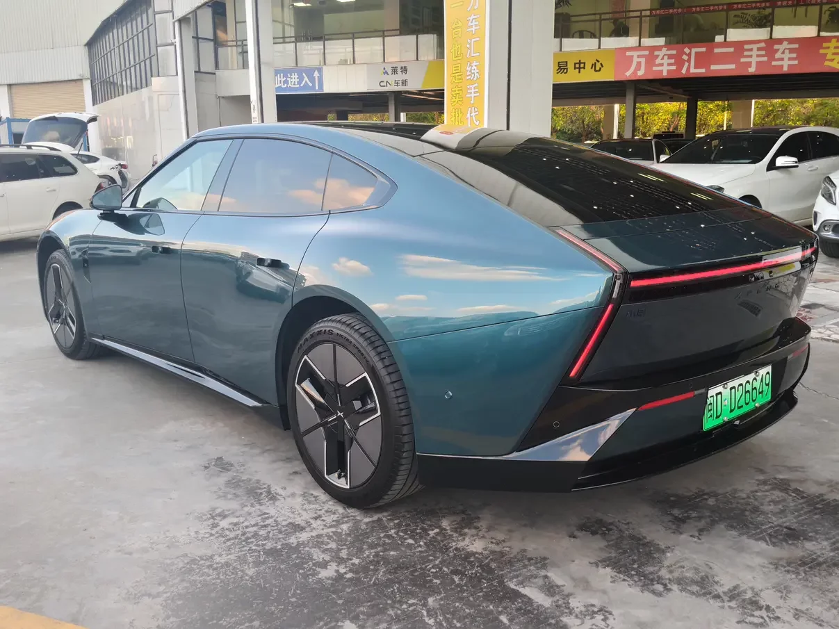 Xpeng P7