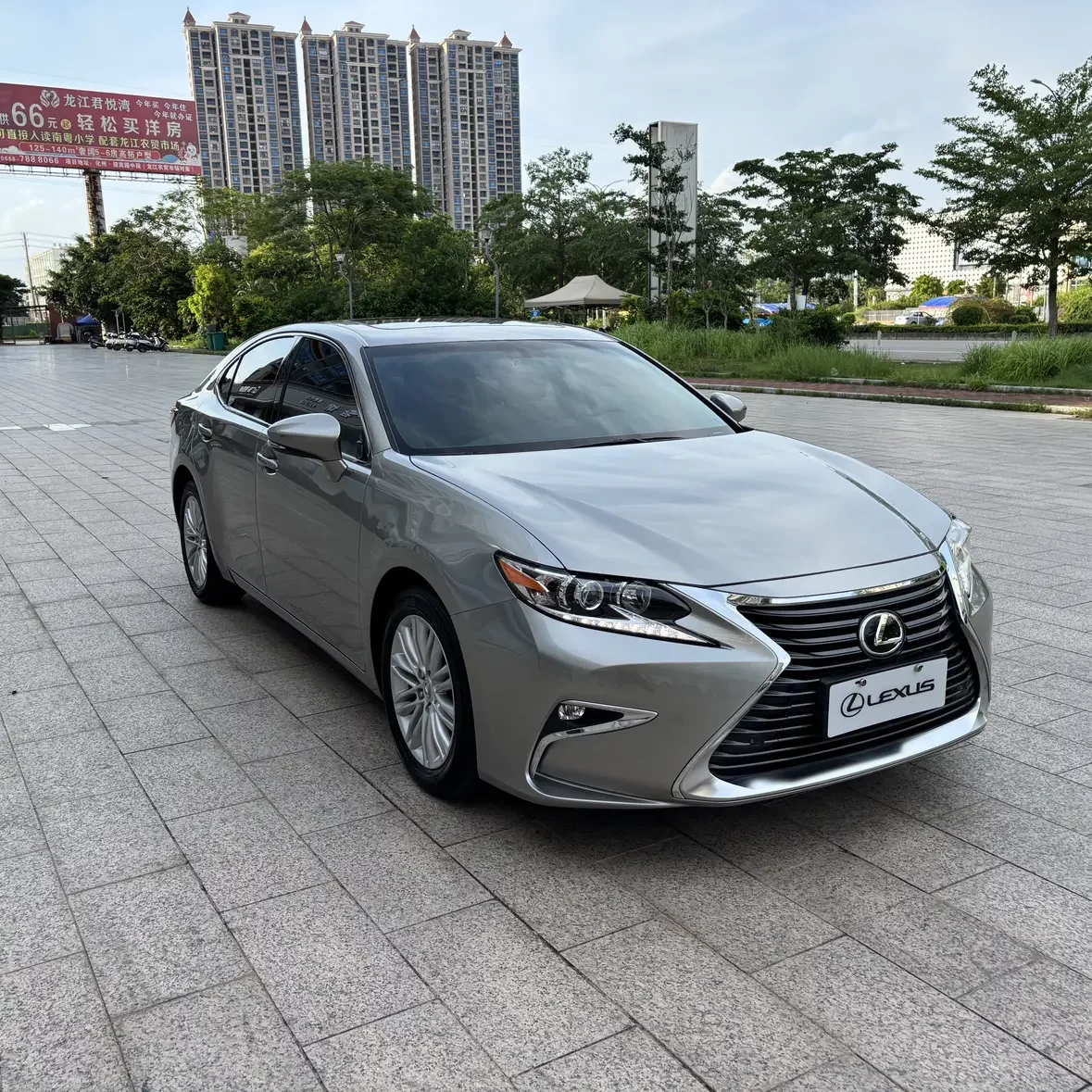 Lexus ES
