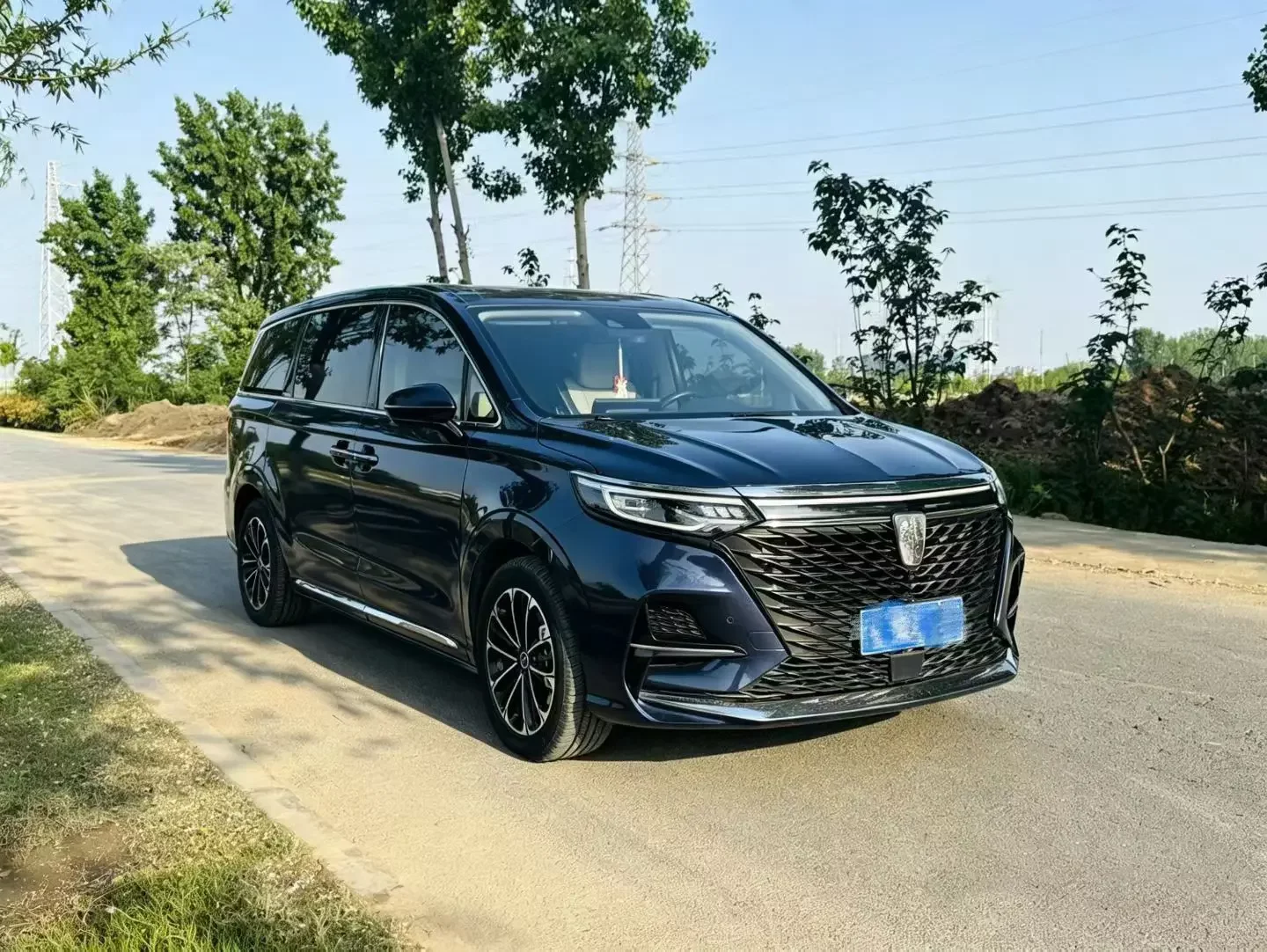 Roewe iMAX8