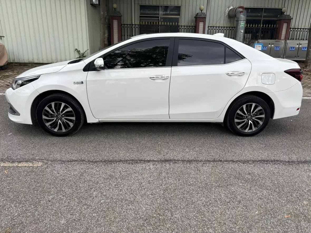 Toyota Corolla Dual Engine E+