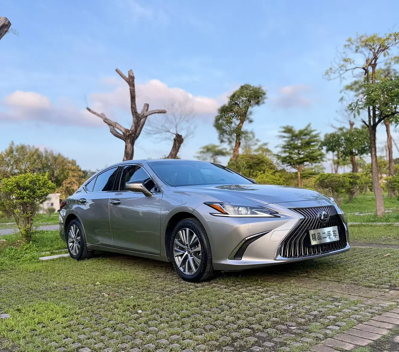 Lexus ES