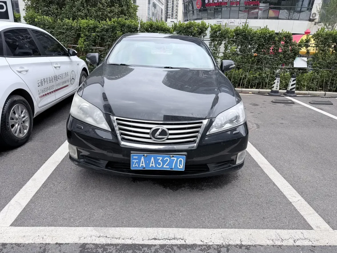 Lexus ES