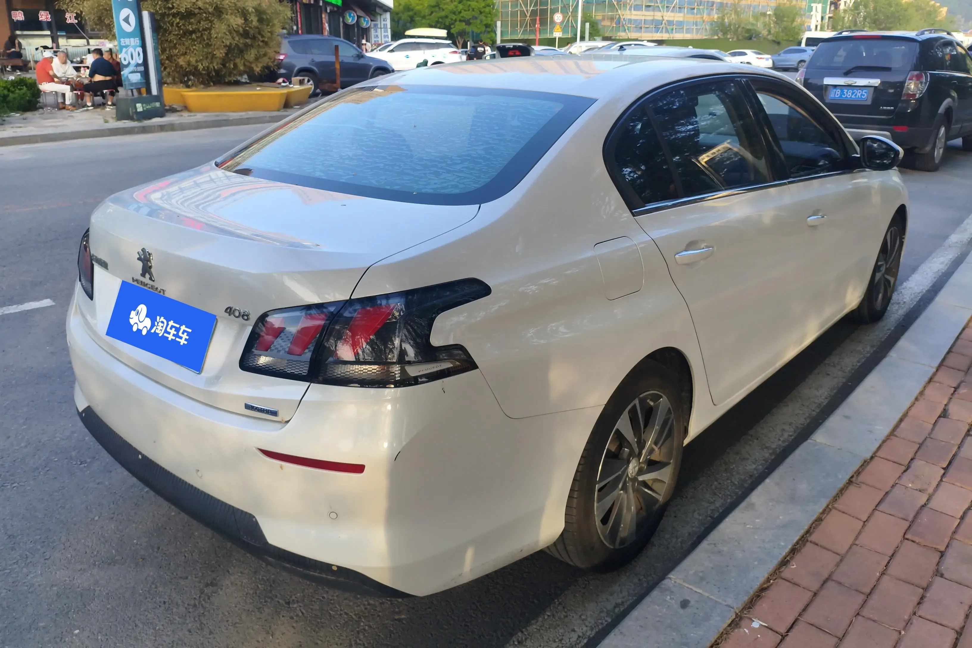 Peugeot 408