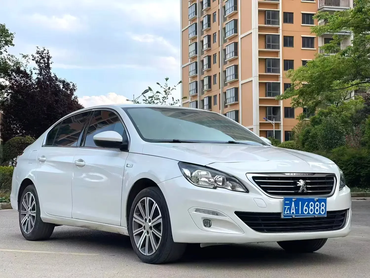 Peugeot 408