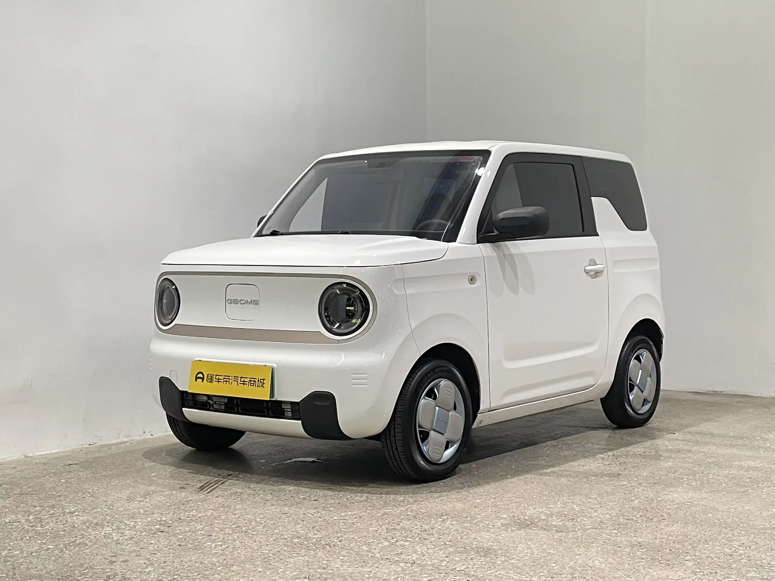 Geely panda