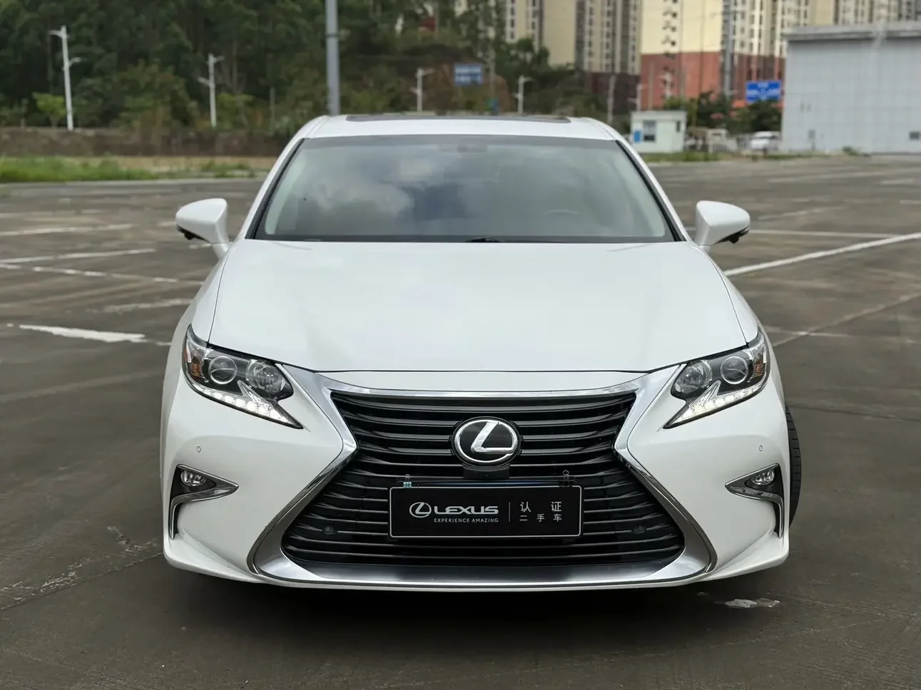 Lexus ES