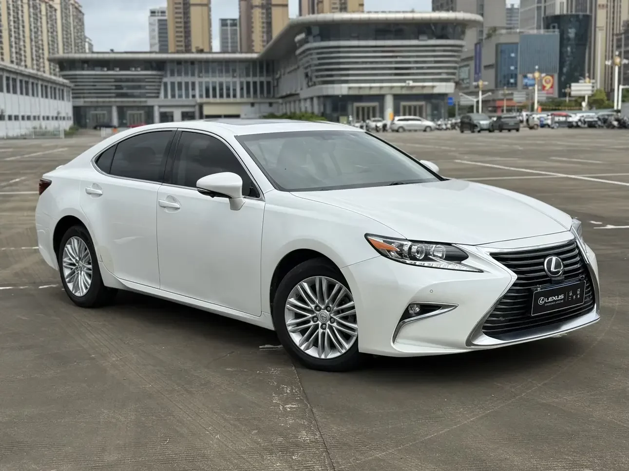 Lexus ES