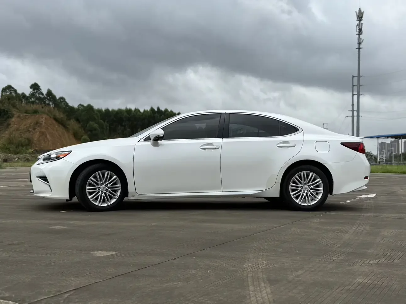 Lexus ES