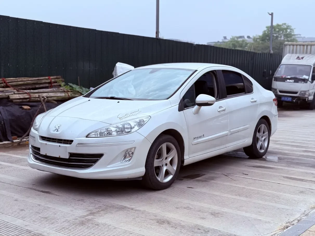 Peugeot 408