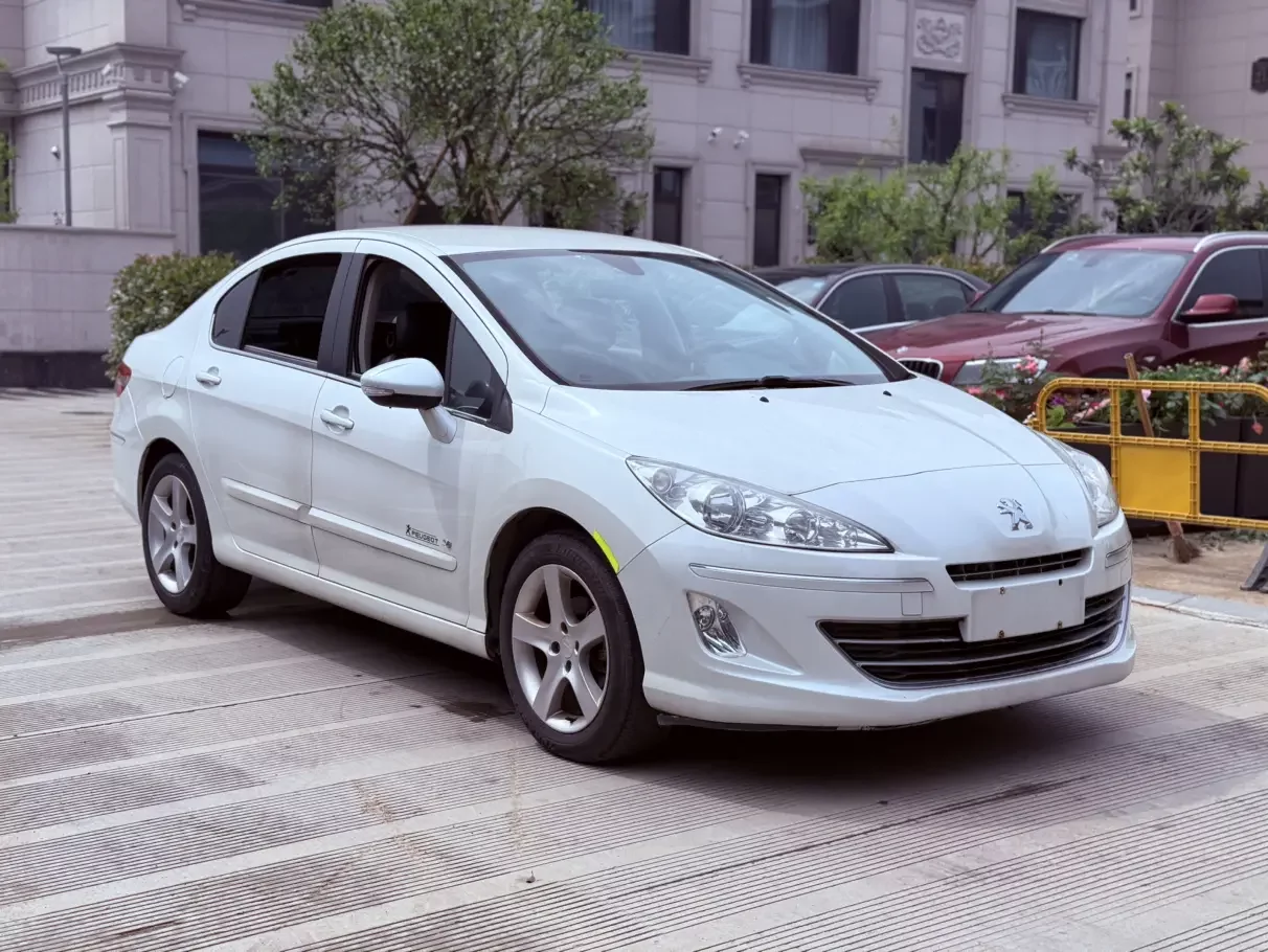 Peugeot 408