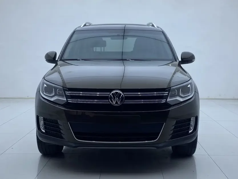 Volkswagen Tiguan (Tharu)
