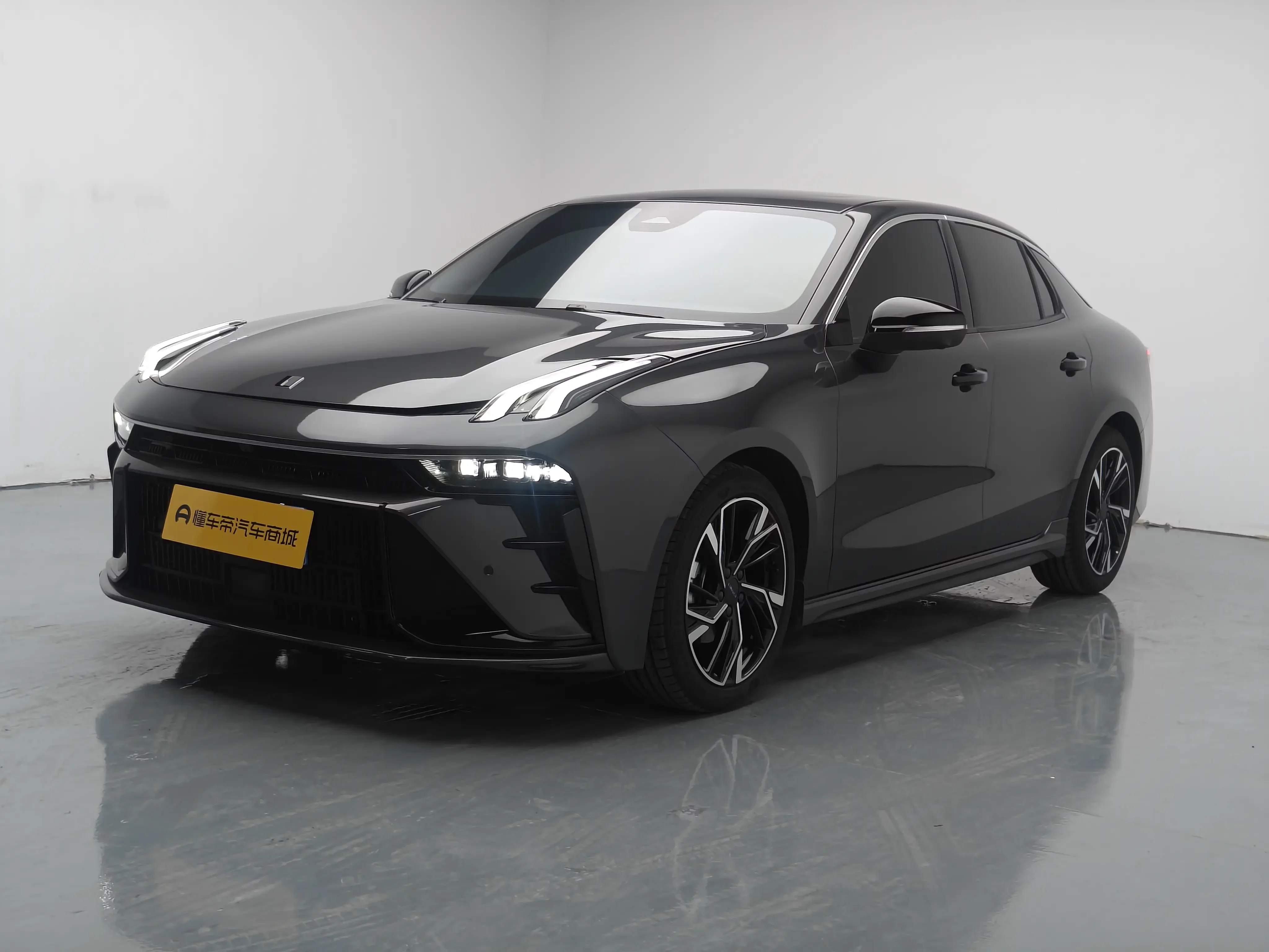 Lynk & Co 03