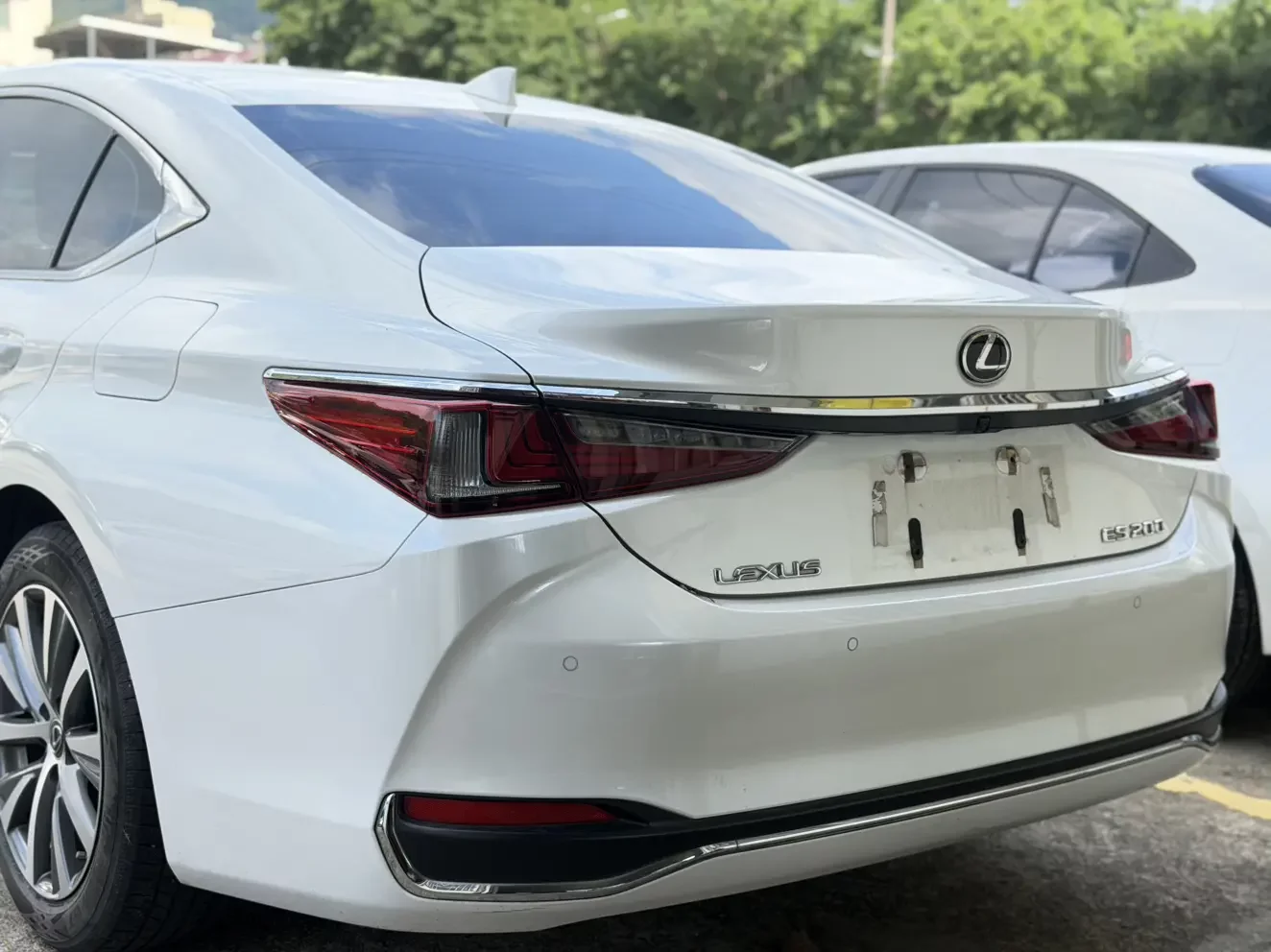 Lexus ES