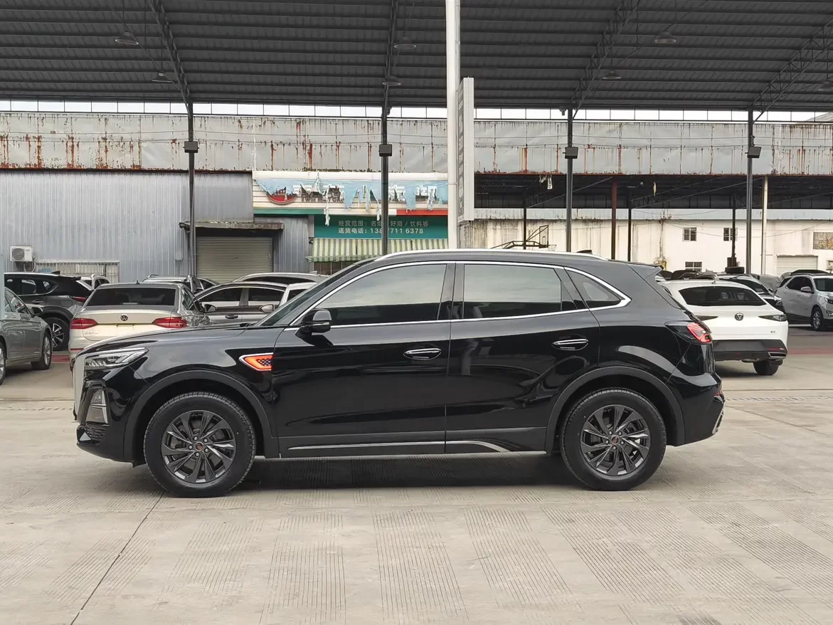 Hongqi HS5
