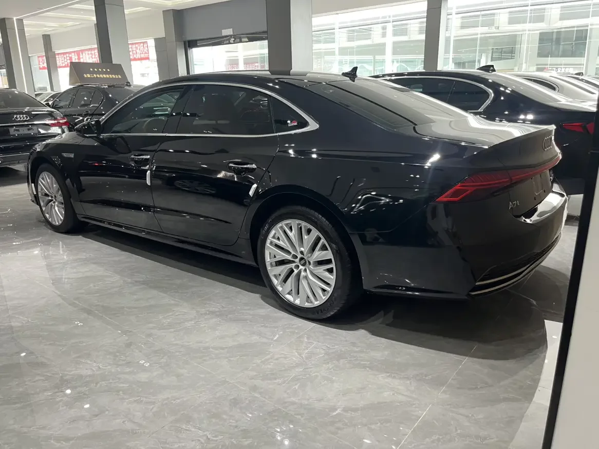 Audi A7L