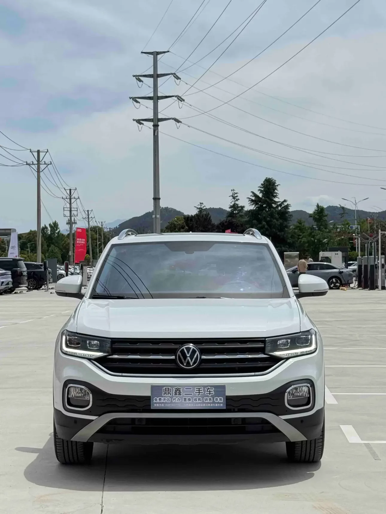 Volkswagen Explore the shadows