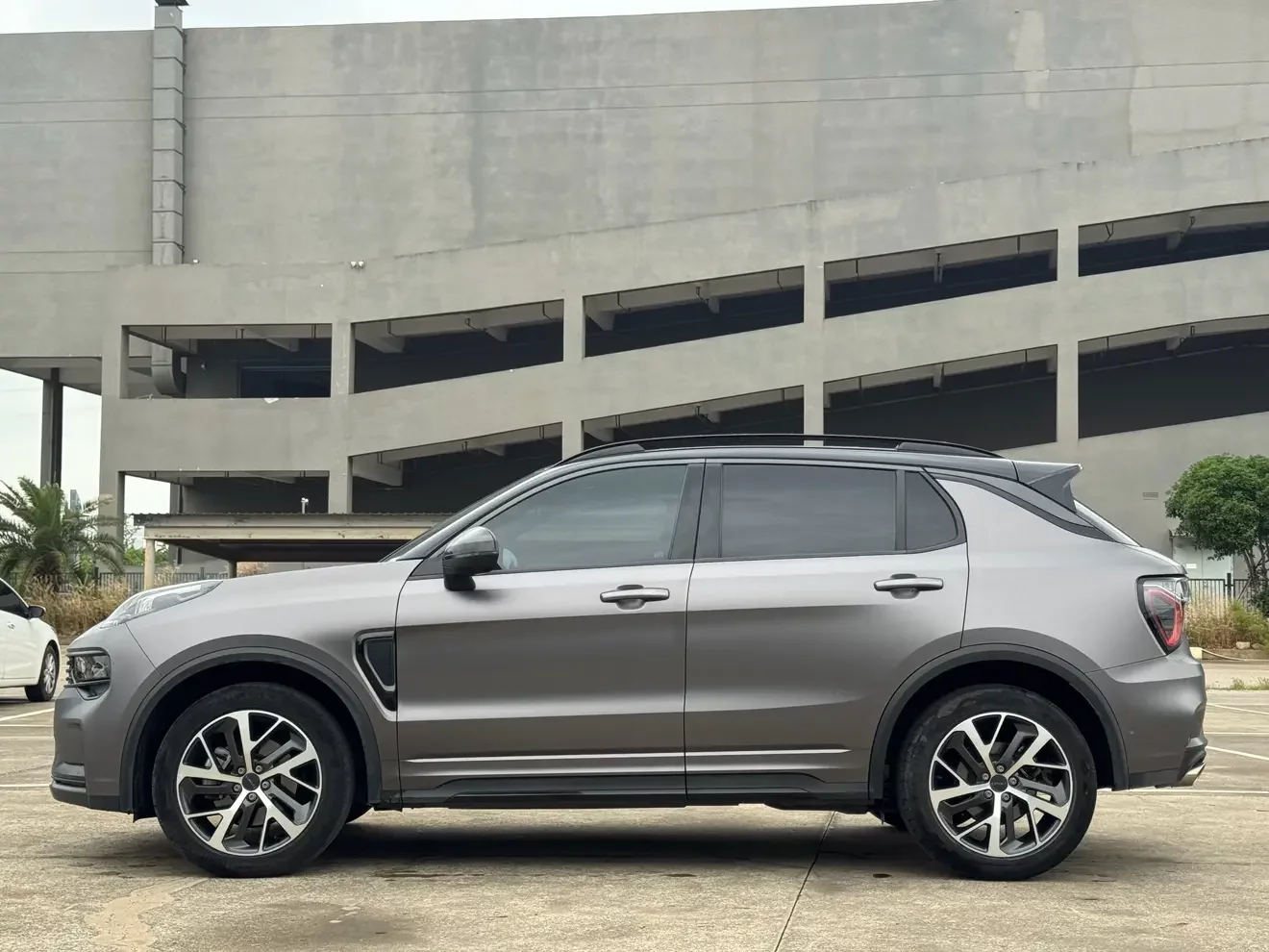 Lynk & Co 01