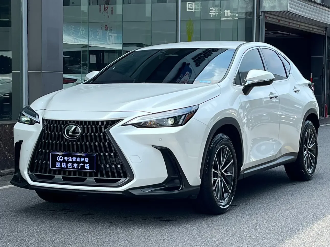 Lexus NX