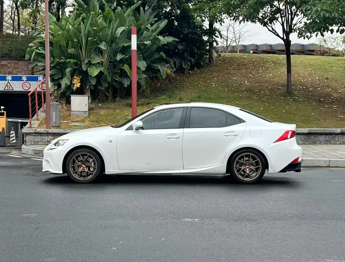 Lexus IS