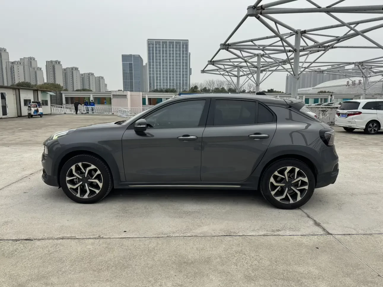 Lynk & Co 02