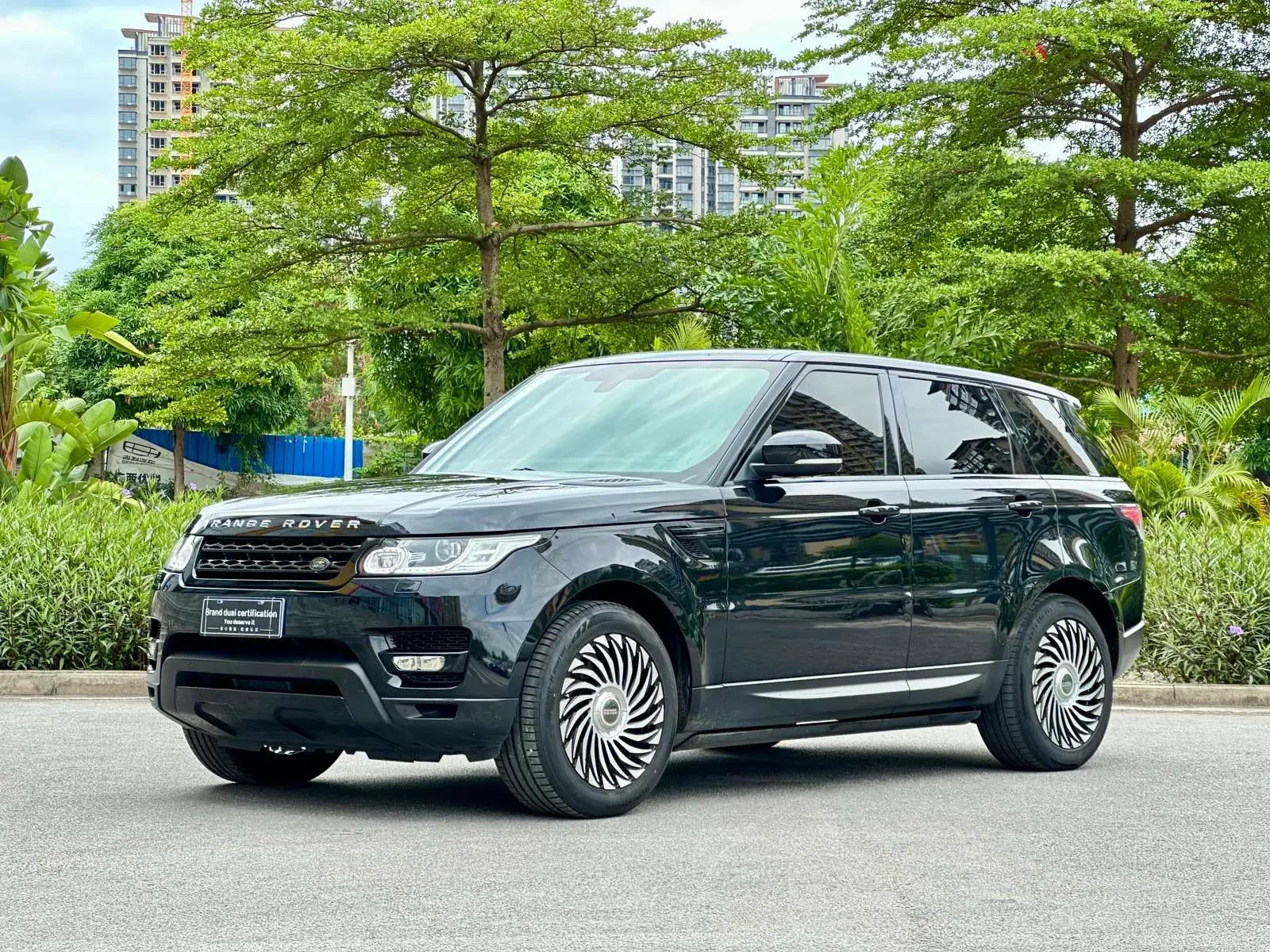 Land Rover range rover