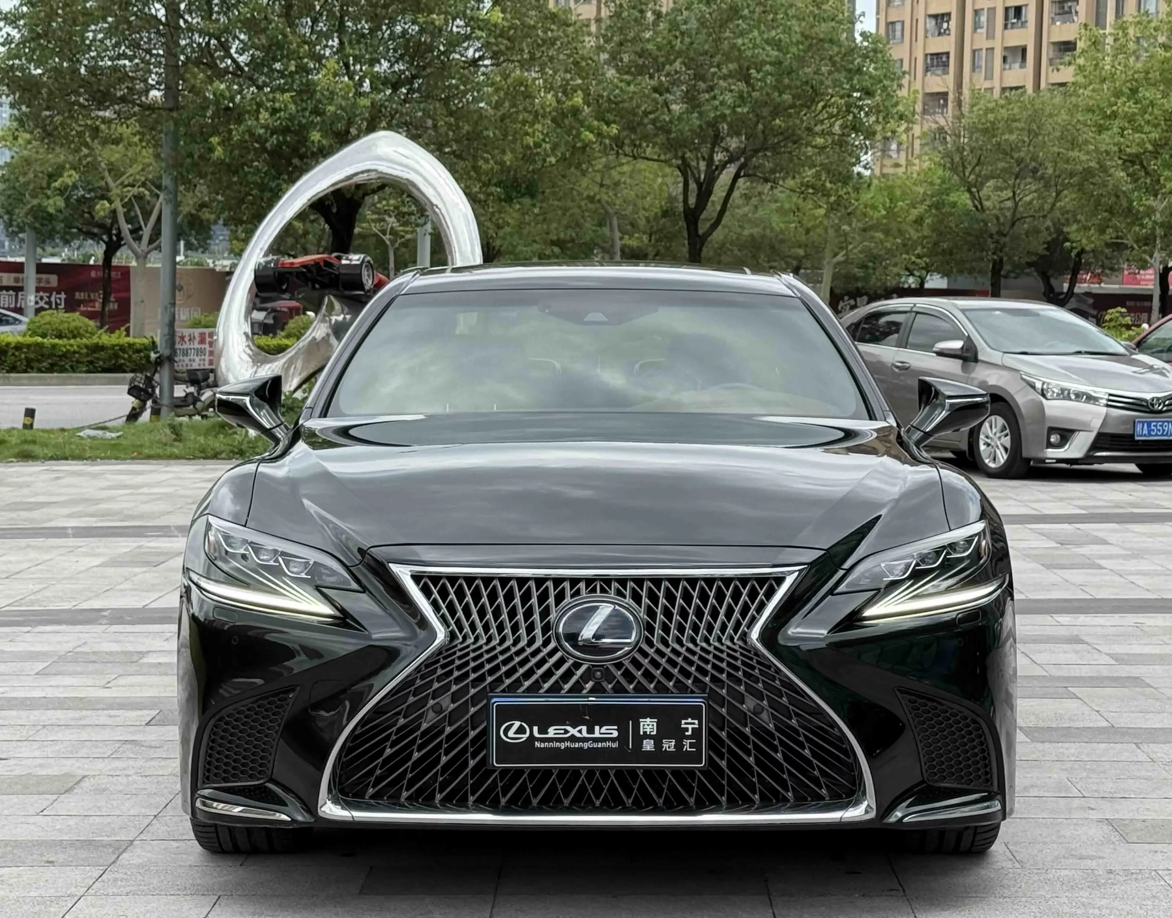 Lexus LS