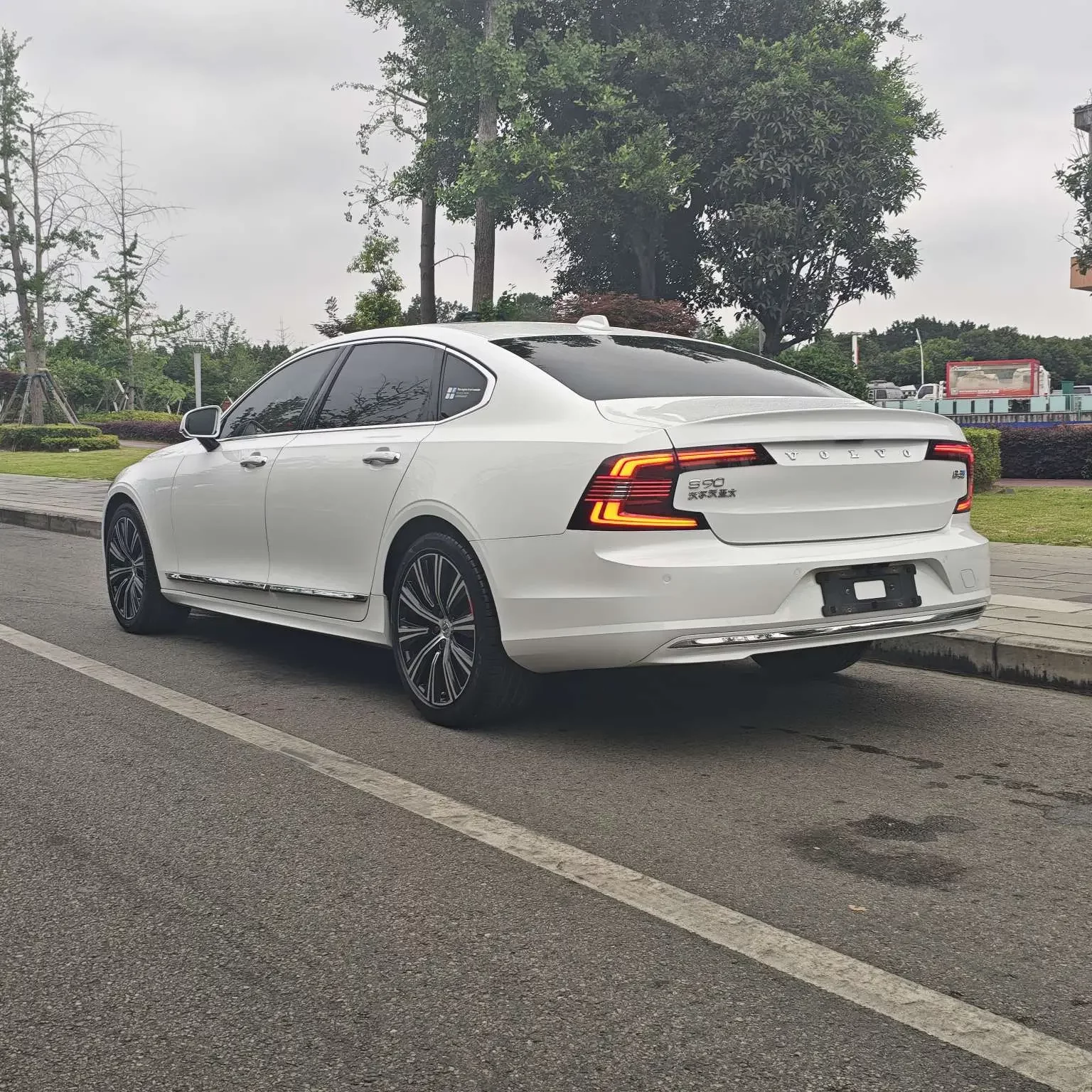 Volvo S90