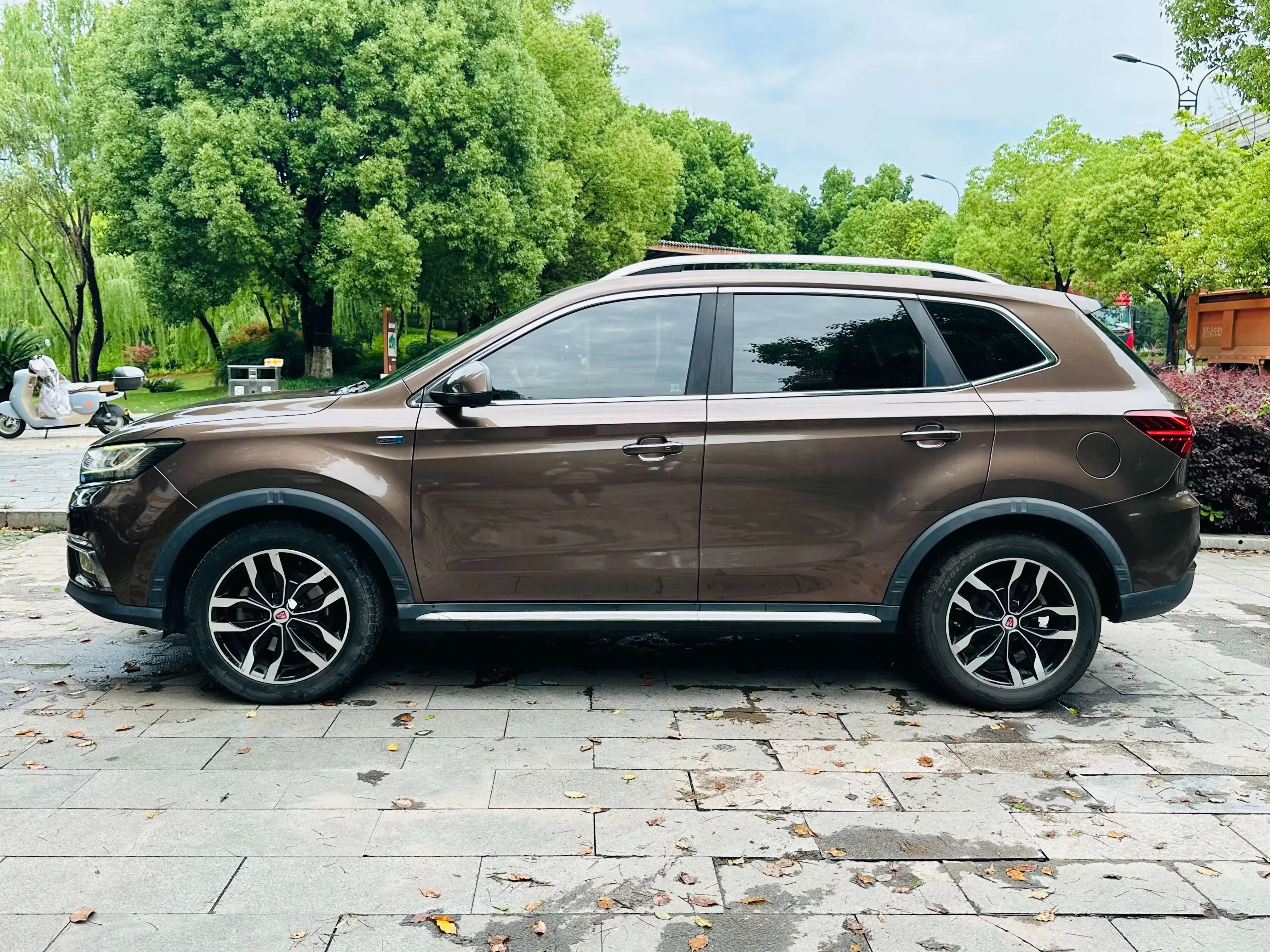 Roewe RX5