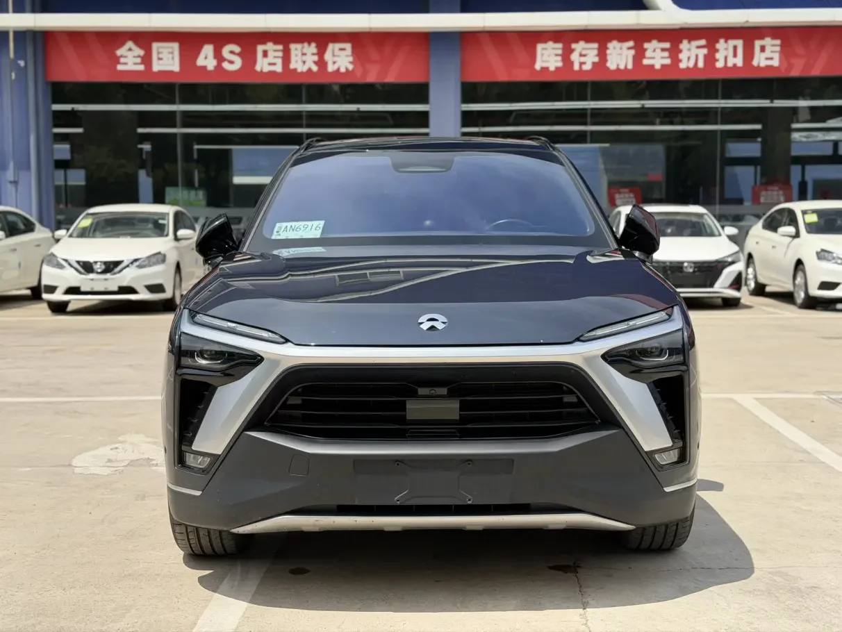 NIO ES8