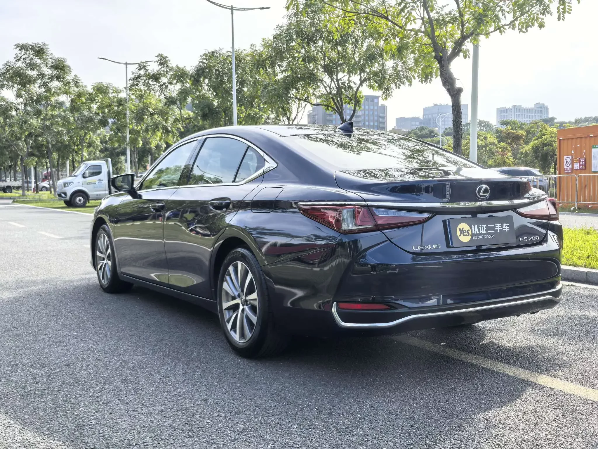 Lexus ES