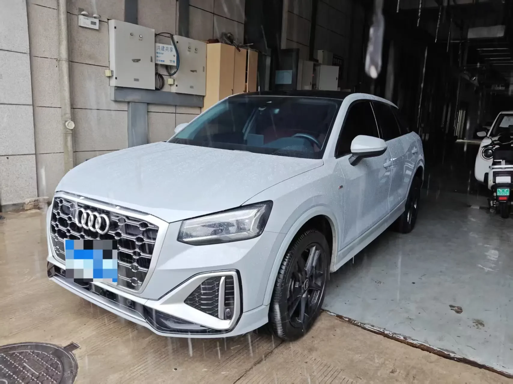 Audi Q2L