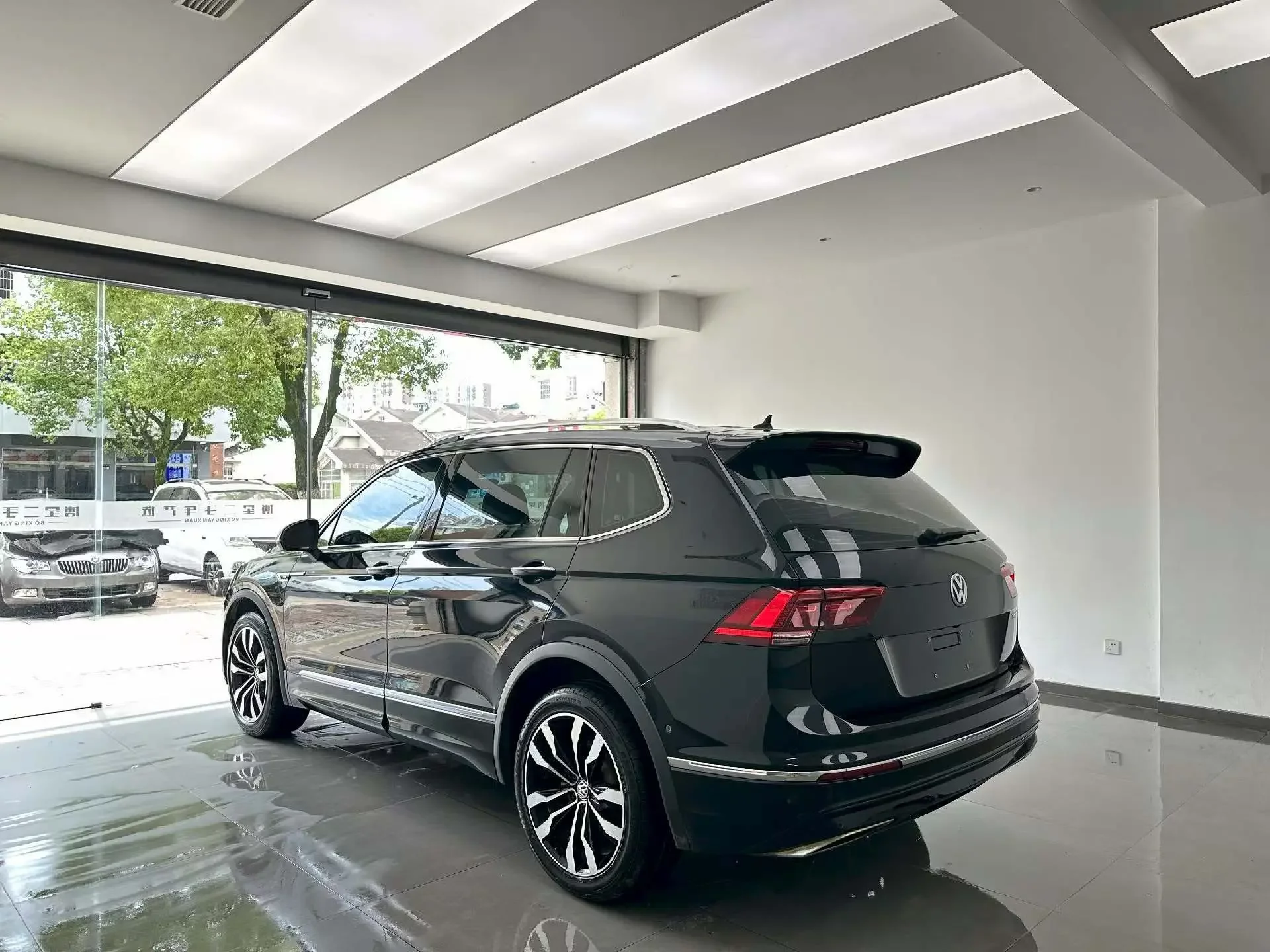 Volkswagen Tiguan L