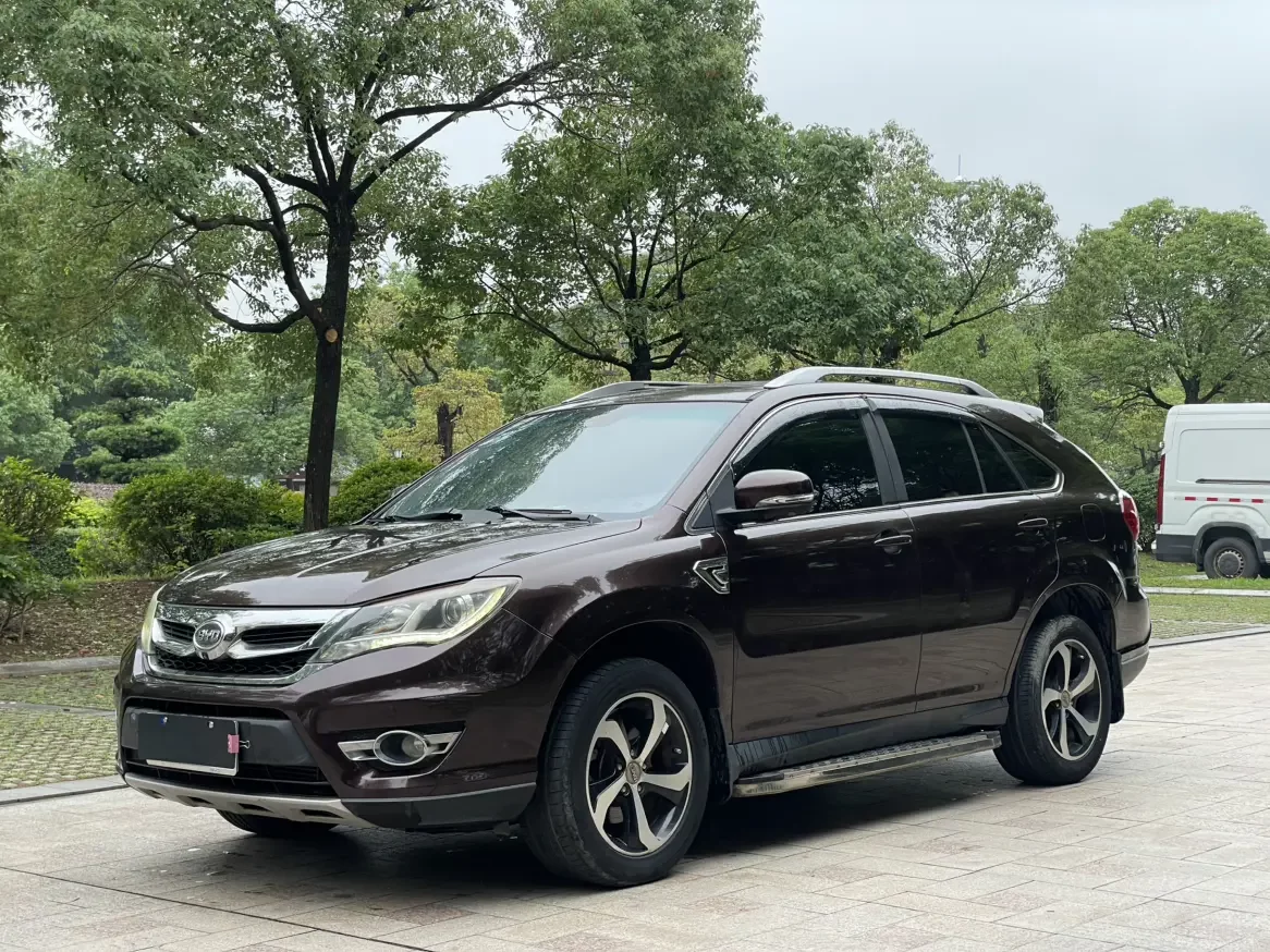 BYD S7