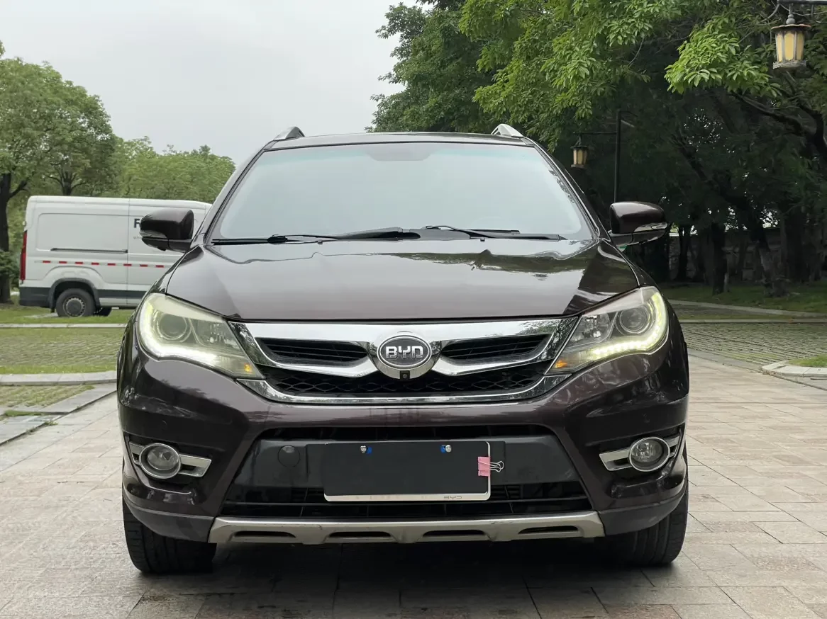 BYD S7