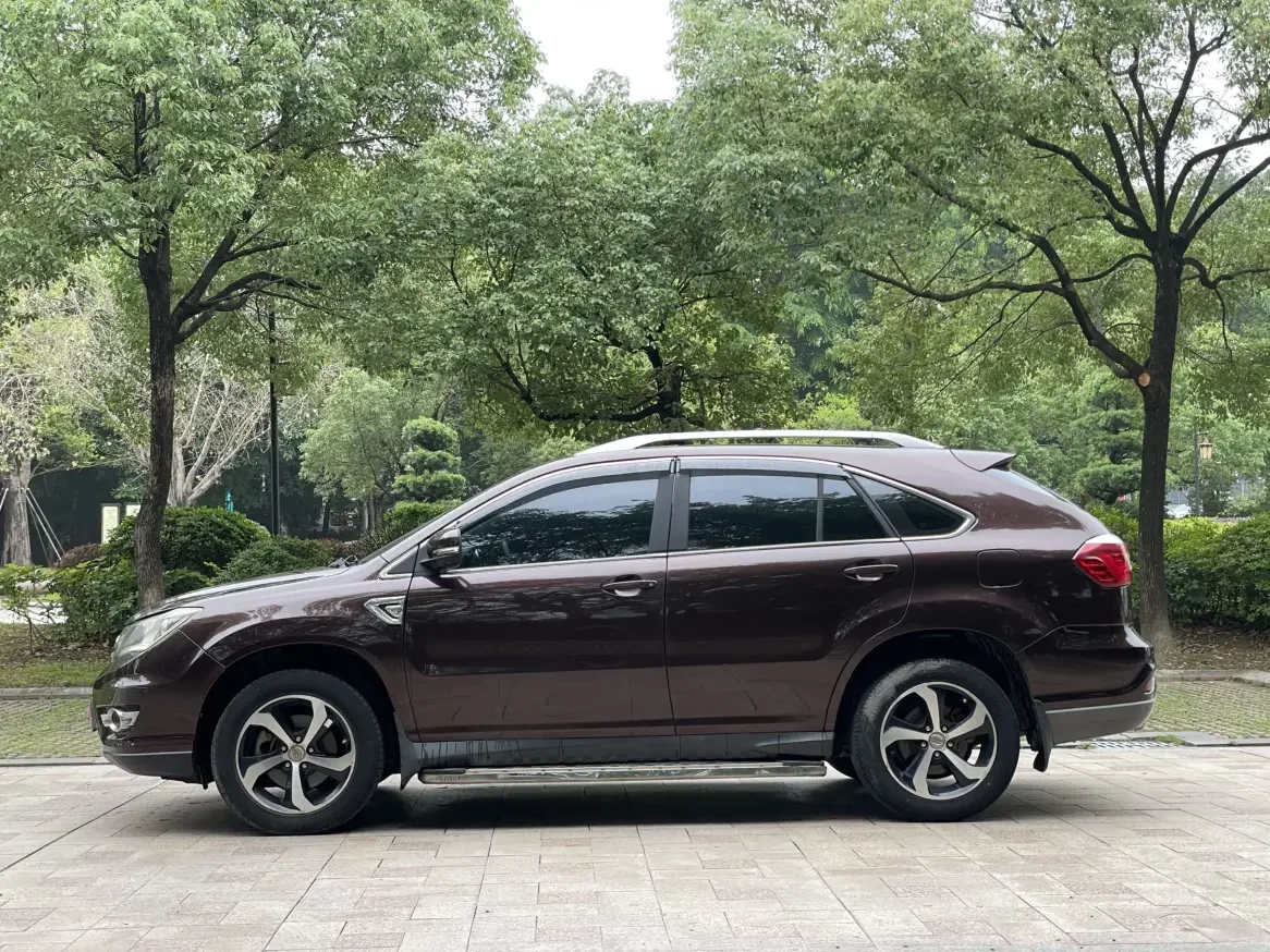 BYD S7