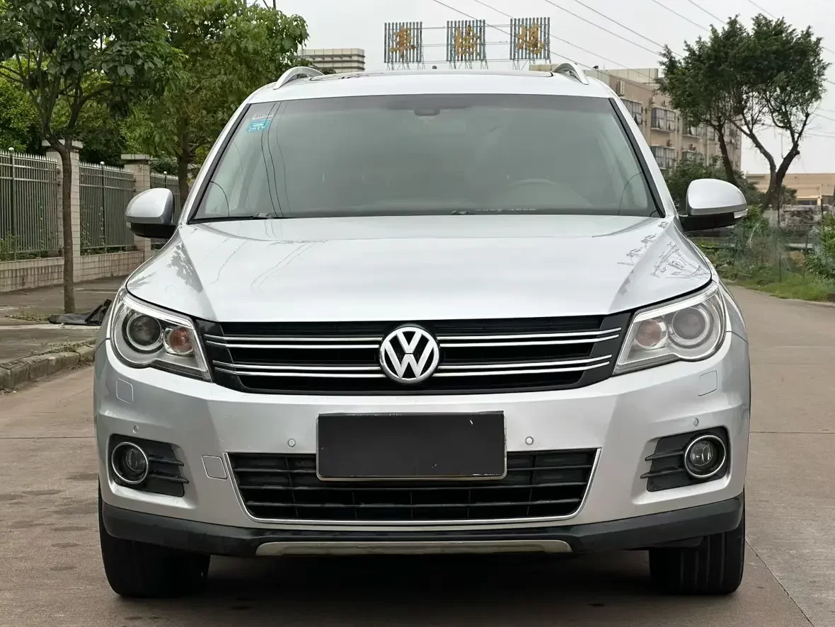 Volkswagen Tiguan (Tharu)