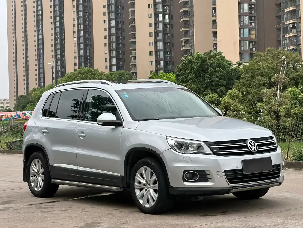 Volkswagen Tiguan (Tharu)