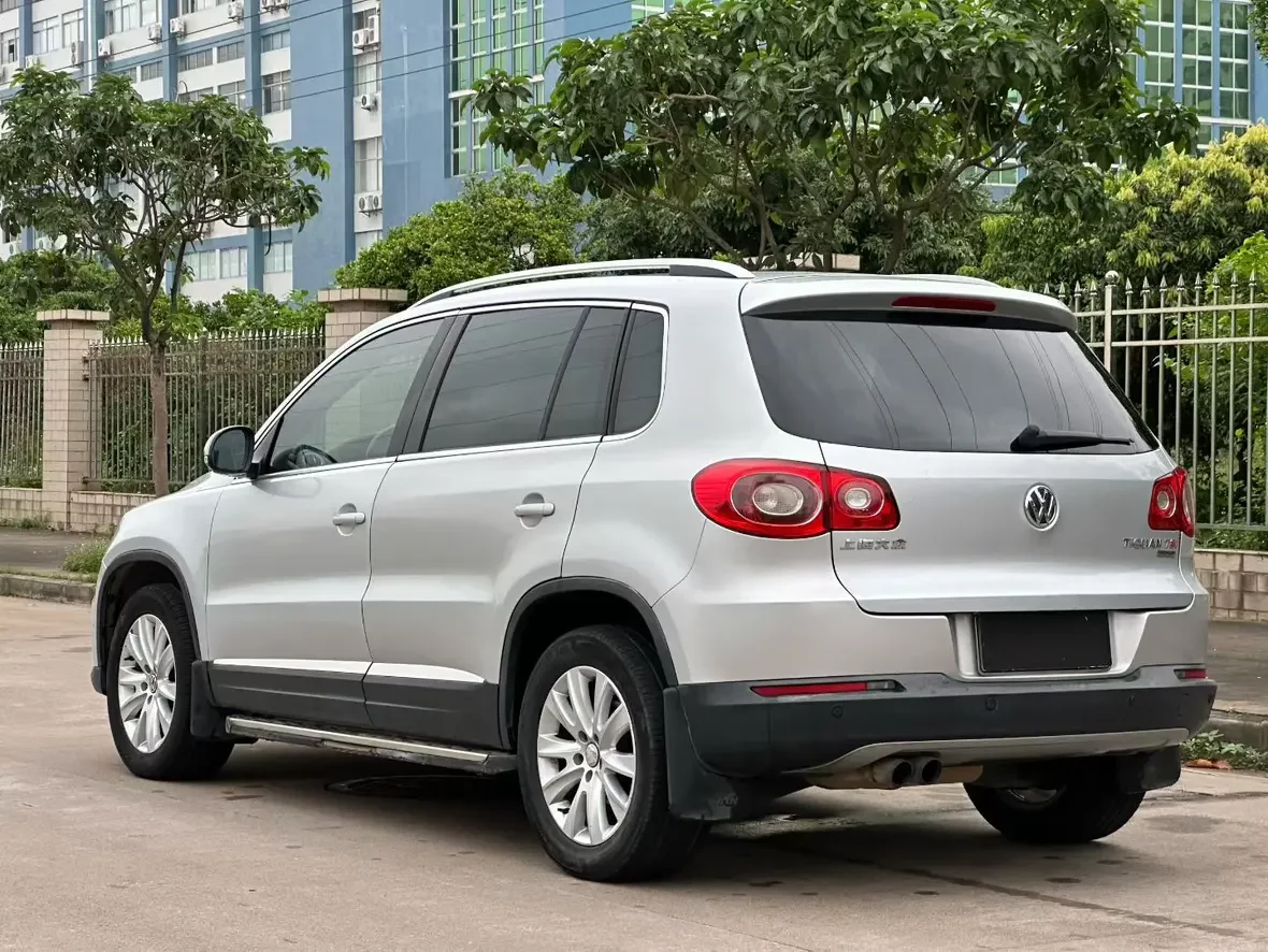 Volkswagen Tiguan (Tharu)