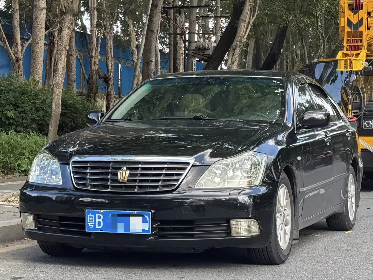 Toyota crown