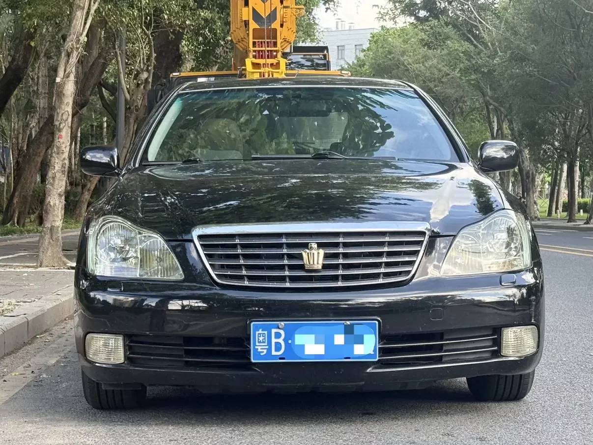 Toyota crown