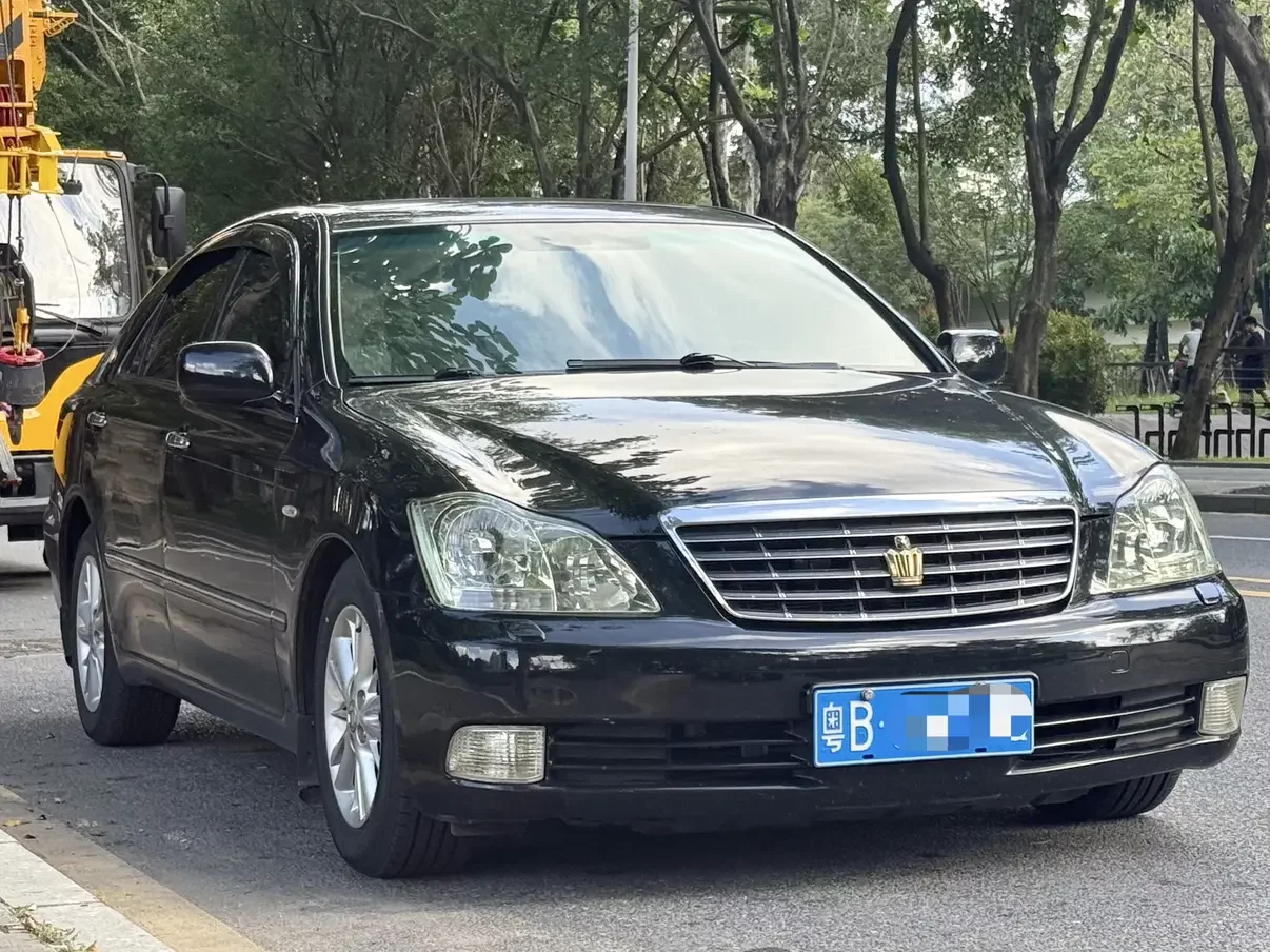 Toyota crown