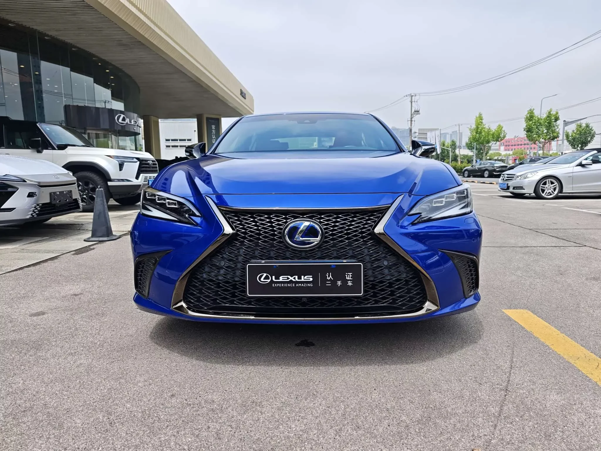 Lexus ES