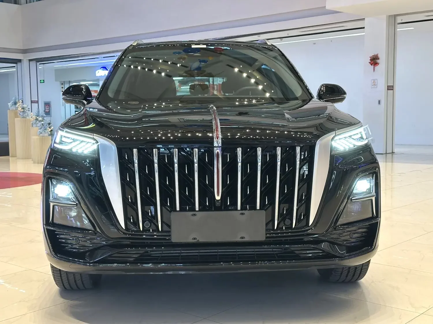 Hongqi HS5