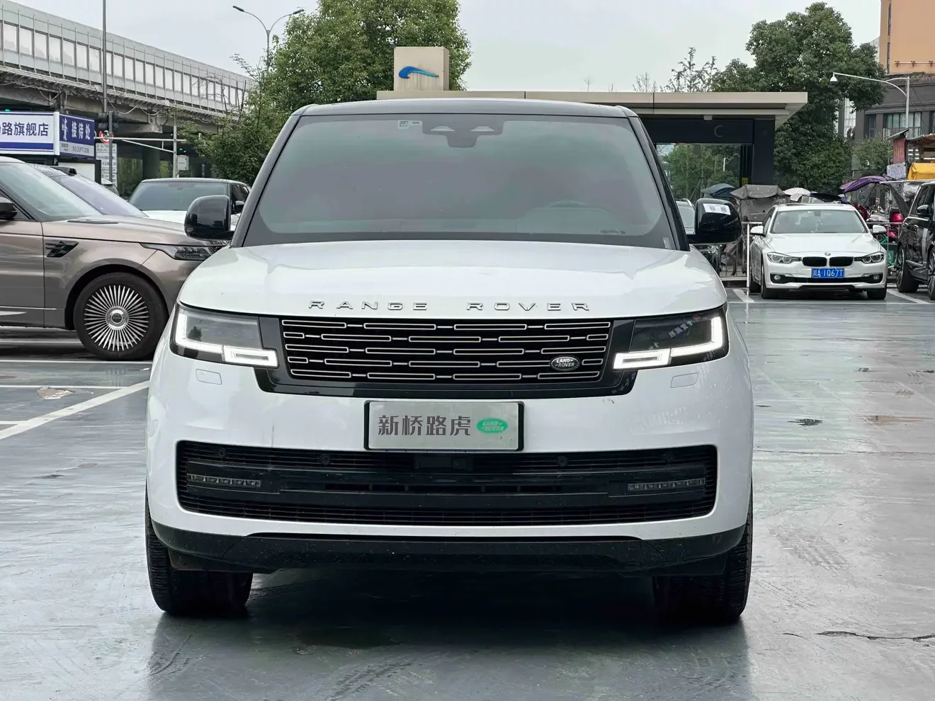 Land Rover range rover